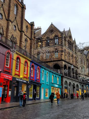 Edinburgh Quaker Meeting House viewed from Victoria Street 